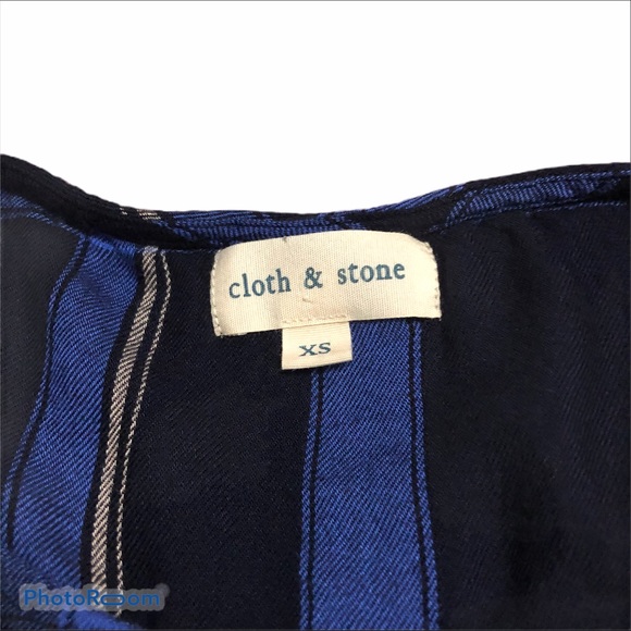 Cloth and Stone Plaid Laceup Back Top Navy Blue XS - Picture 3 of 4